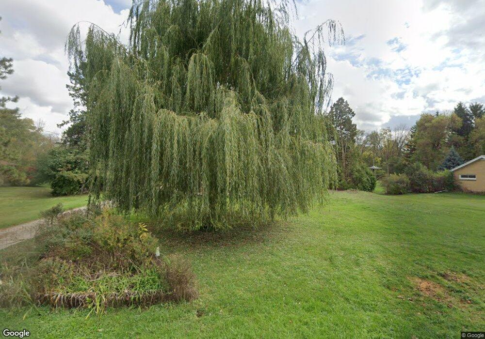 W142N7024 Oakwood Dr, Menomonee Falls, WI 53051 - photo 1