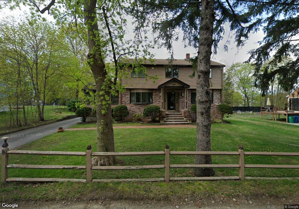 8 Boynton Ln, Billerica, MA 01821 - photo 1