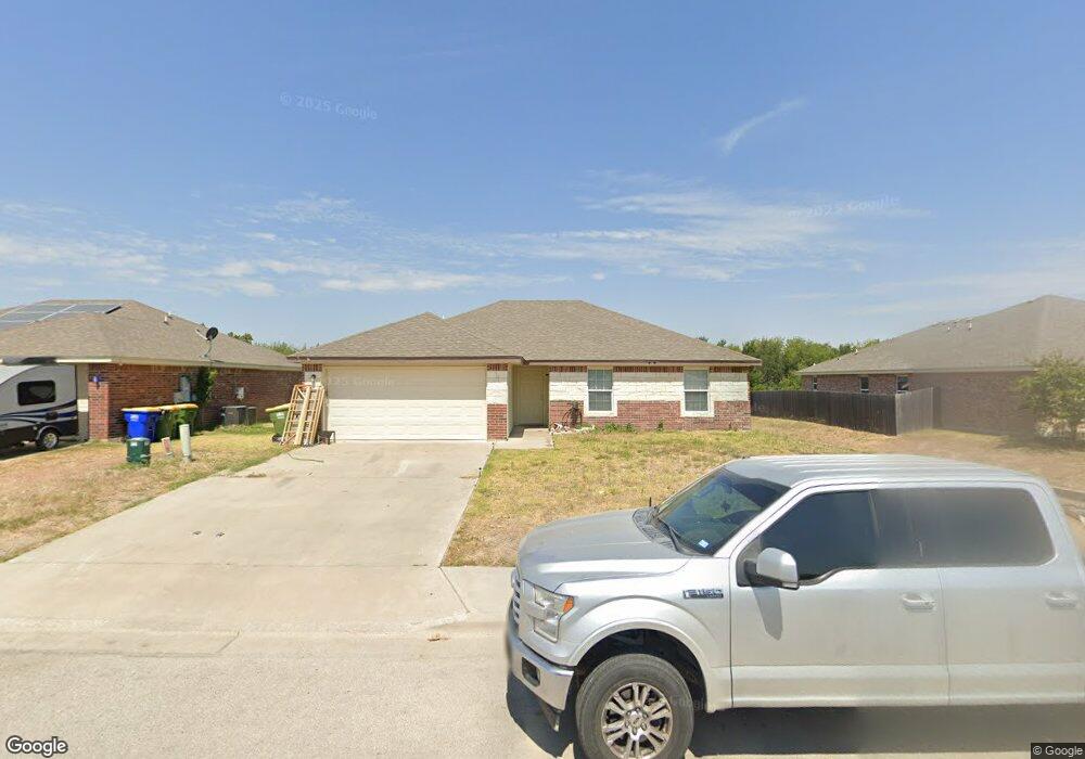 902 Leah Dr, Troy, TX 76579 - photo 1