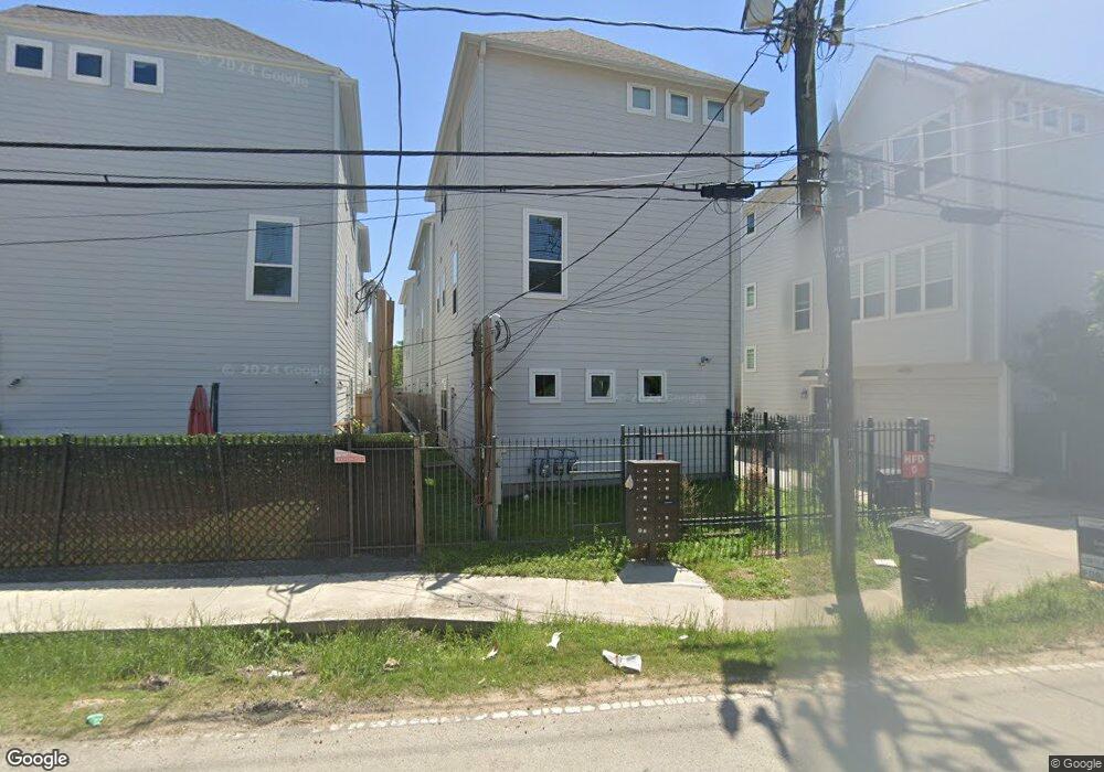 681 Link Rd, Houston, TX 77009 - photo 1