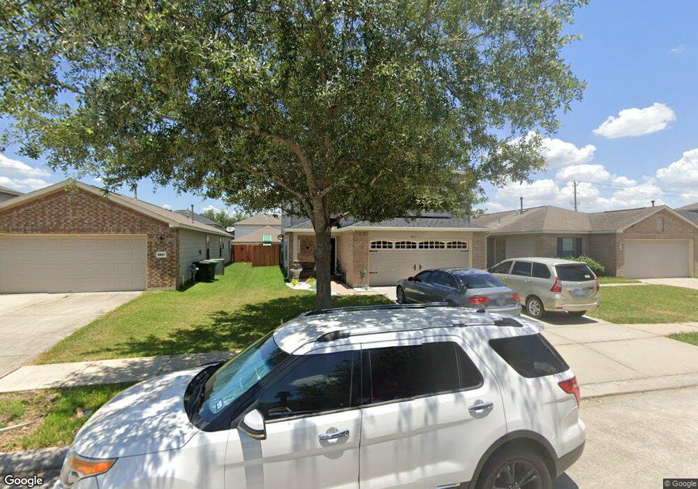 8811 Summerset Meadow Ct, Houston, TX 77075 - photo 1