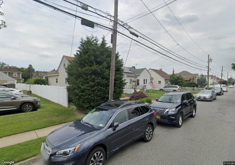 711 Sunrise Ave, Bellmore, NY 11710 - photo 1