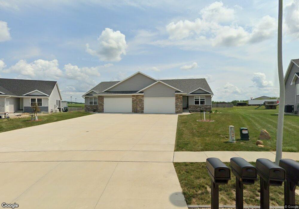 554 Lincoln Dr, Center Point, IA 52213 - photo 1