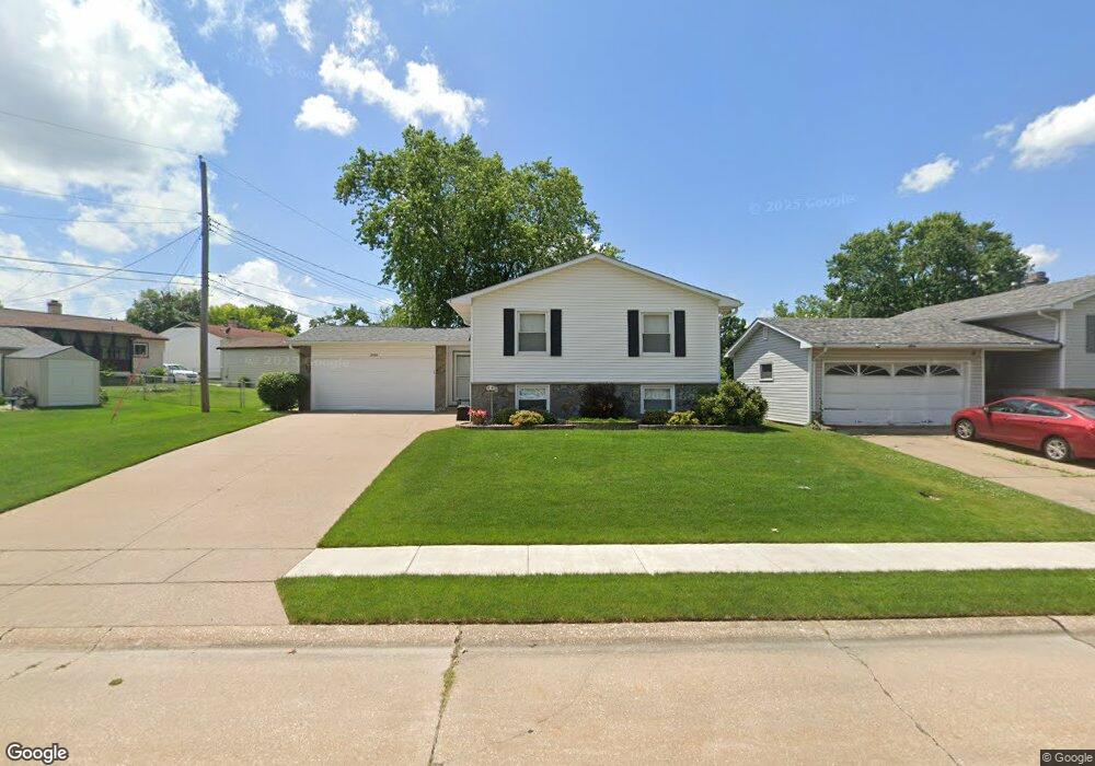 2916 N Pine St, Davenport, IA 52804 - photo 1