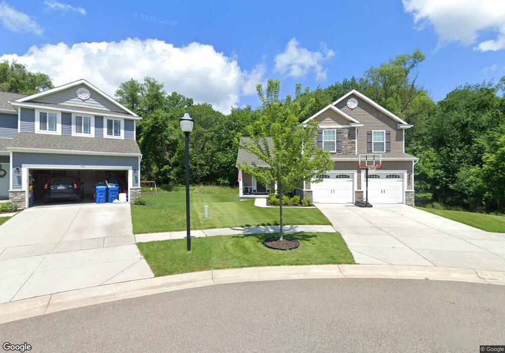 545 Edgewood Pass unit Bldg-Unit, Fenton, MI 48430 - photo 1