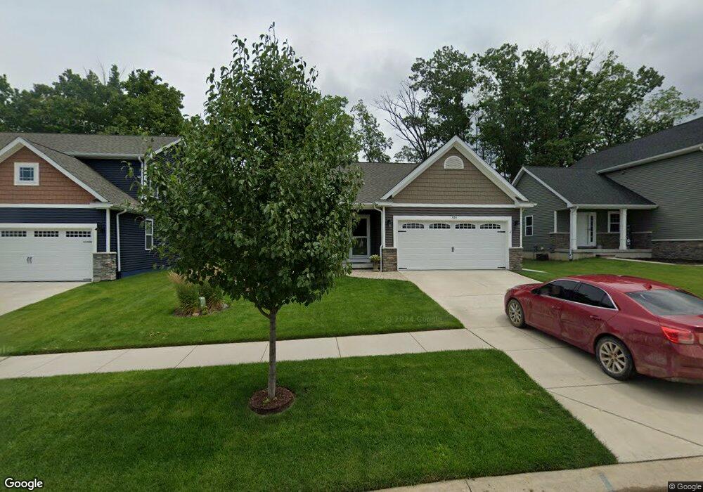 595 Cascade Ave unit Bldg-Unit, Fenton, MI 48430 - photo 1