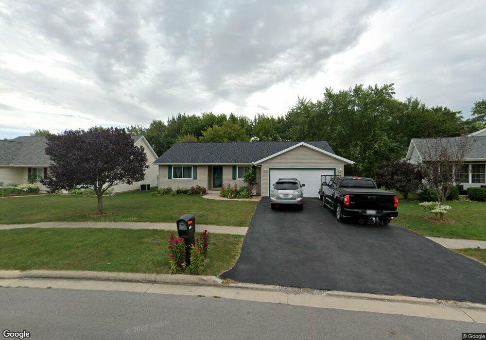 1013 Crystal Ln, Findlay, OH 45840 - photo 1