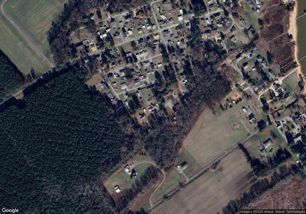 135 Tideview Rd, Dunnsville, VA 22454 - photo 1