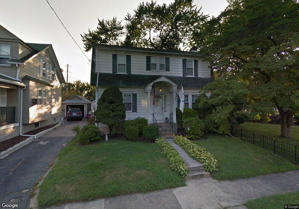 10 E Avon Rd, Brookhaven, PA 19015 - photo 1