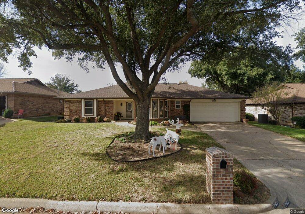 7621 Hunt Dr, North Richland Hills, TX 76182 - photo 1