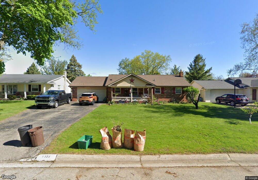 1329 Williamsburg Rd, Flint, MI 48507 - photo 1