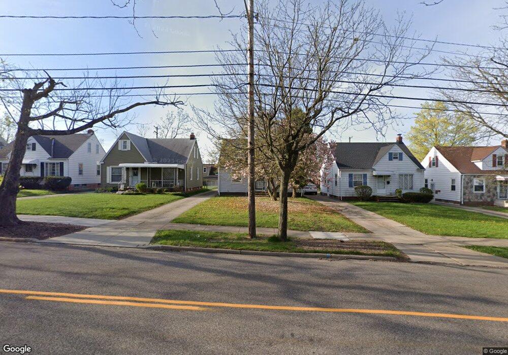 19528 Libby Rd, Maple Heights, OH 44137 - photo 1