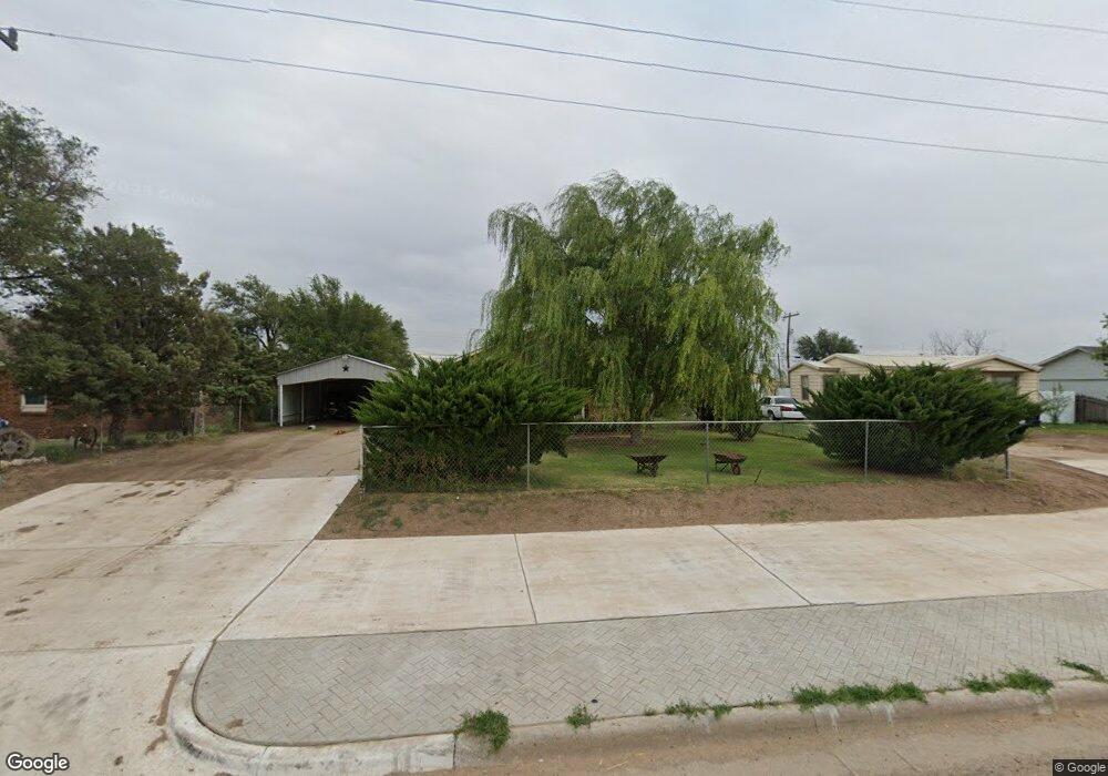 914 N Maddox Ave, Dumas, TX 79029 - photo 1