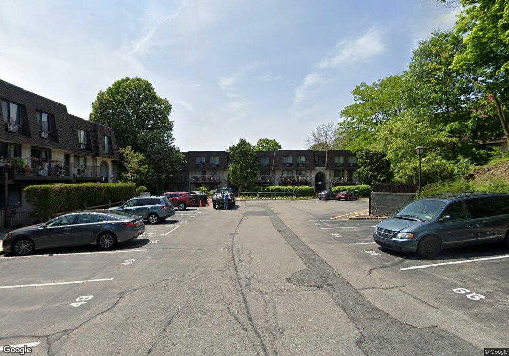 316 Kemeys Ave unit 3-16, Briarcliff Manor, NY 10510 - photo 1