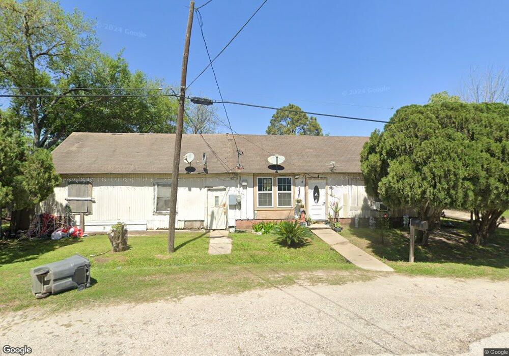 1509 10th St, Bay City, TX 77414 - photo 1