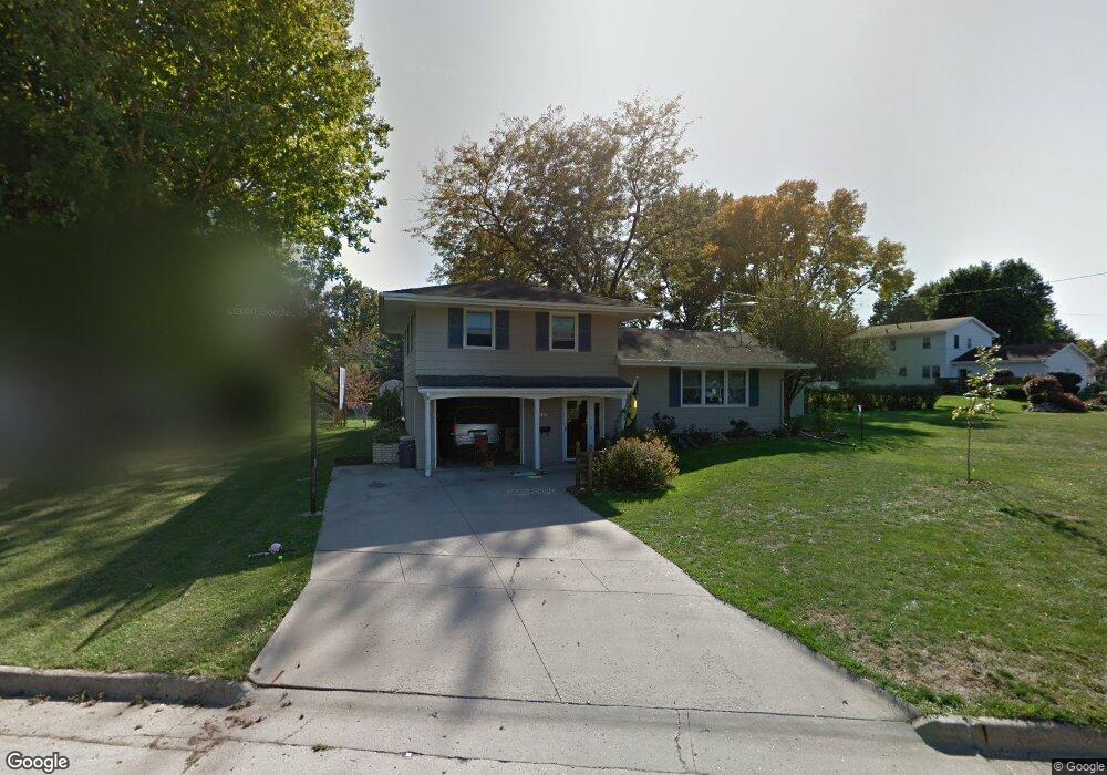 2109 N 3rd Ave E, Newton, IA 50208 - photo 1