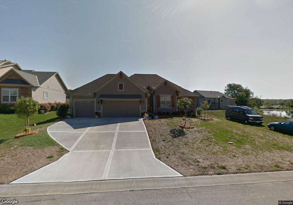 5017 Theden St, Shawnee, KS 66218 - photo 1