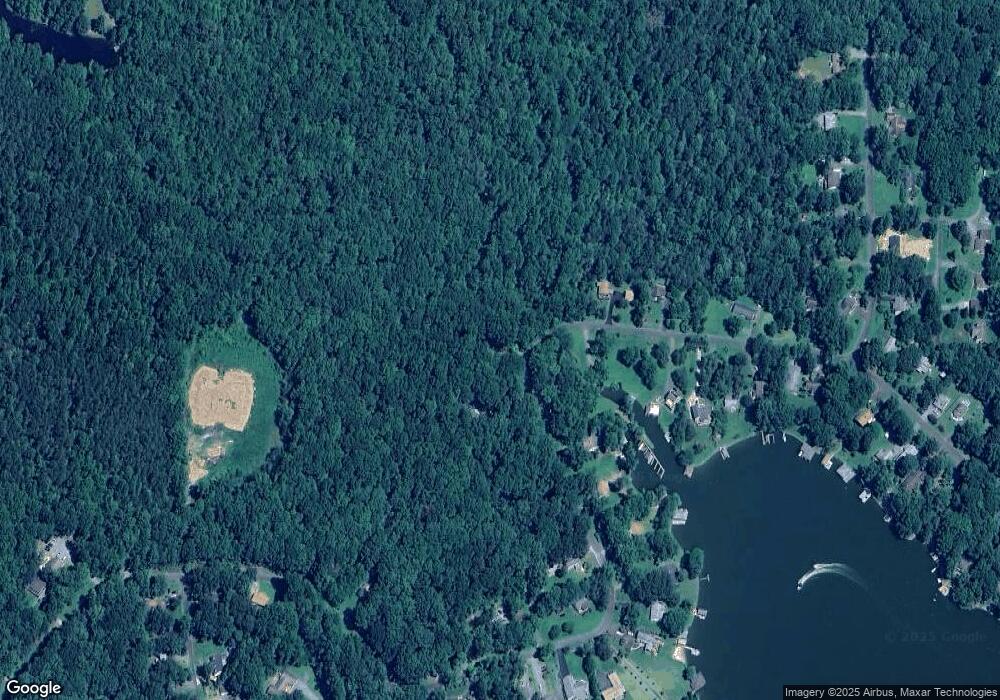 1580 N Lakeshore Dr, Louisa, VA 23093 - photo 1