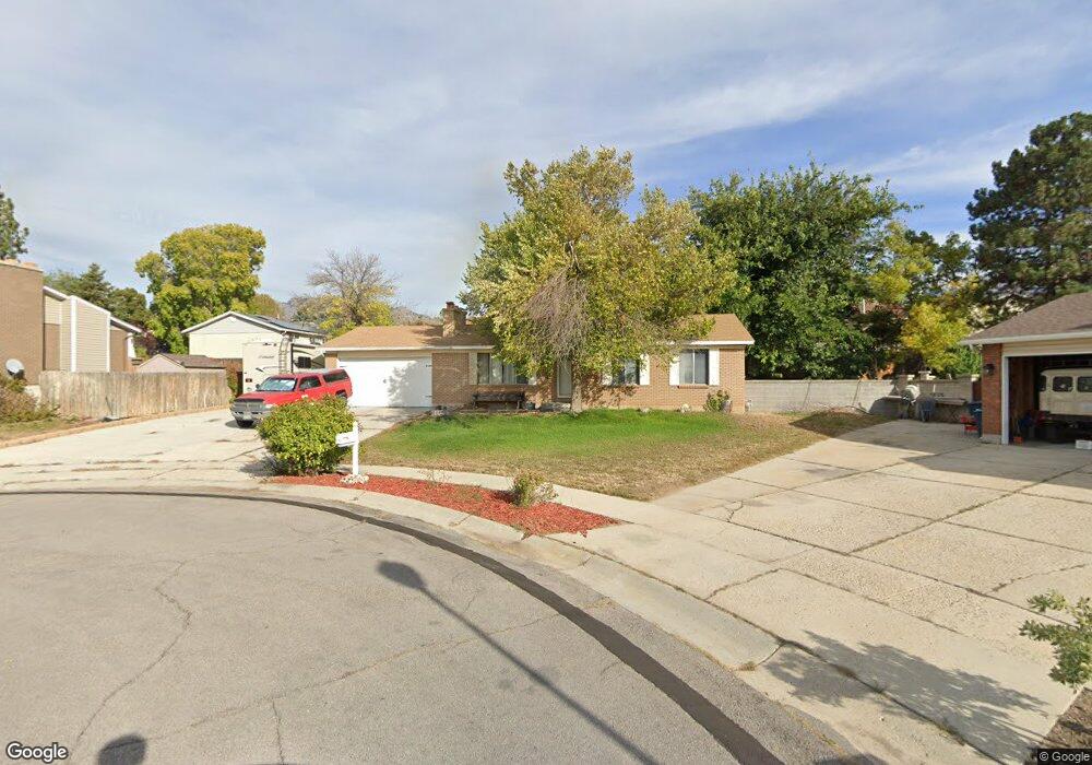 8243 Wayside Cir, Sandy, UT 84094 - photo 1