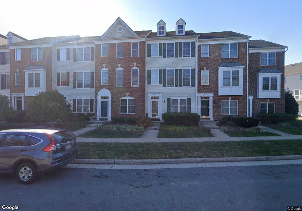 25311 Crossfield Dr, Chantilly, VA 20152 - photo 1