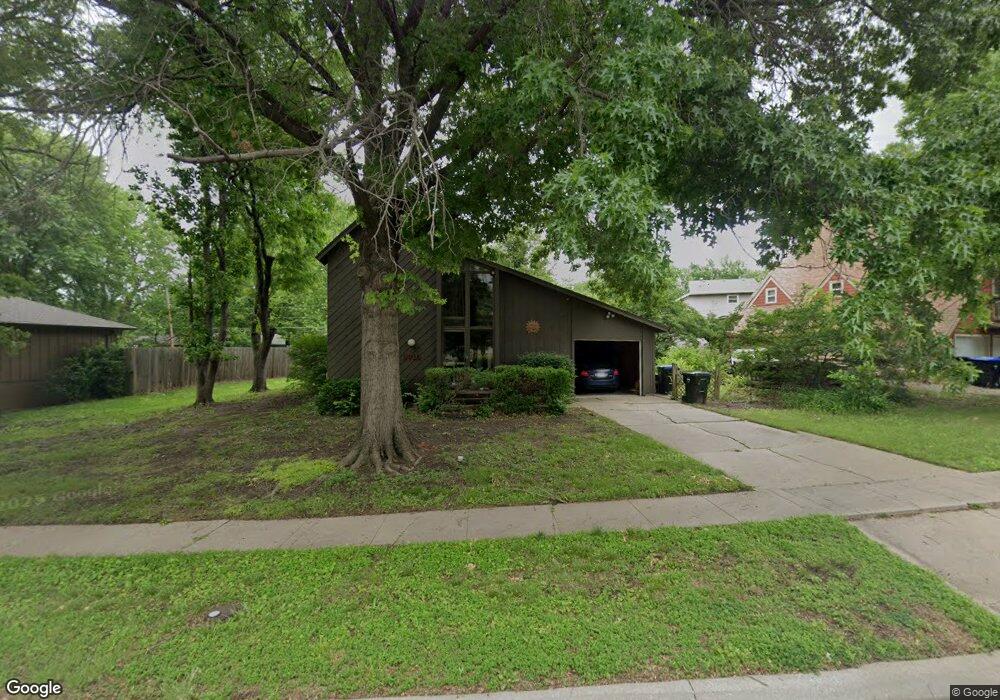 3716 SW 35th St, Topeka, KS 66614 - photo 1