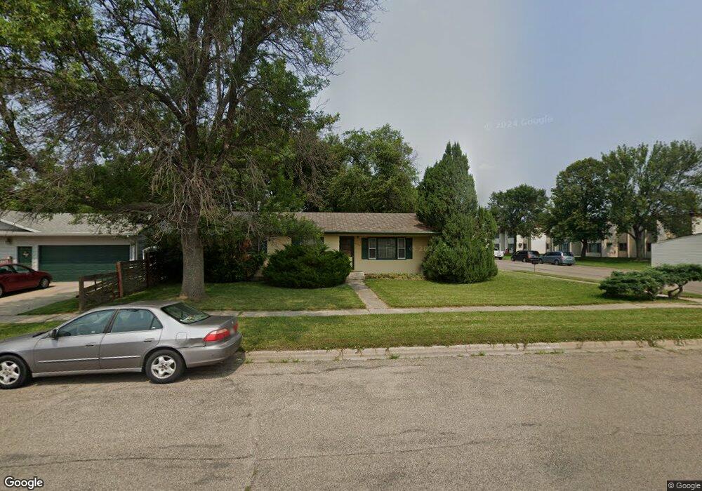 1019 16th St NE, Jamestown, ND 58401 - photo 1