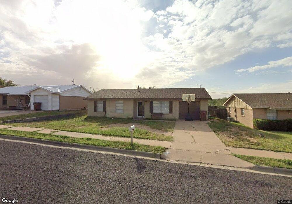 2210 Lynn Dr, Big Spring, TX 79720 - photo 1
