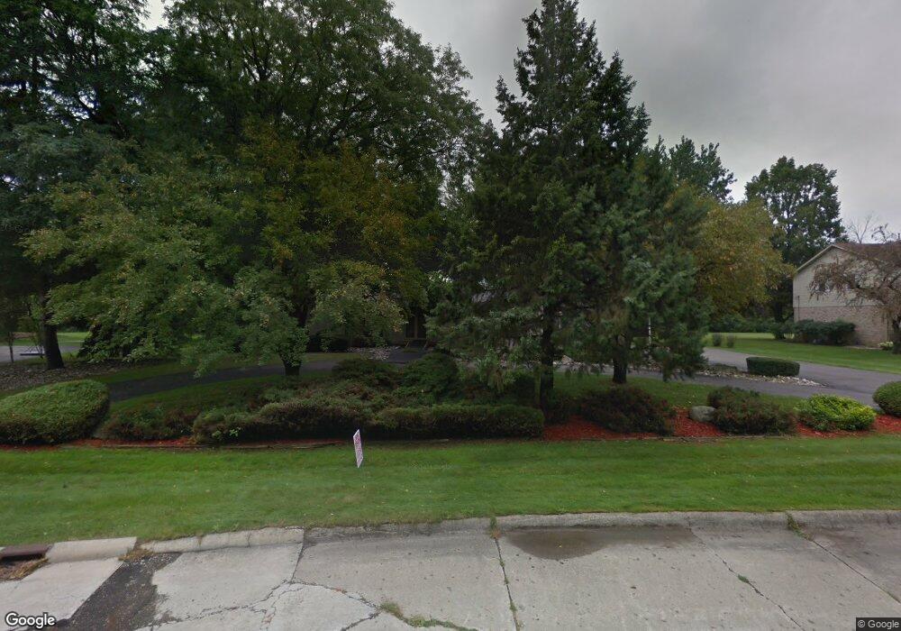 1071 Briarcliffe Dr, Flint, MI 48532 - photo 1