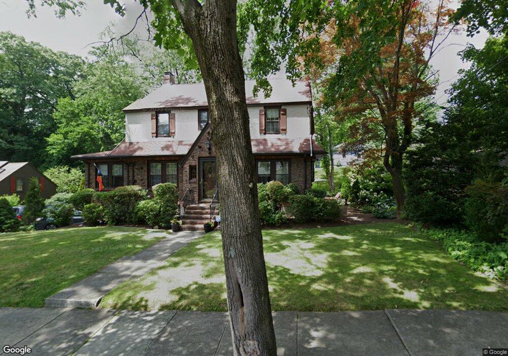 39 Annawan Rd, Waban, MA 02468 - photo 1