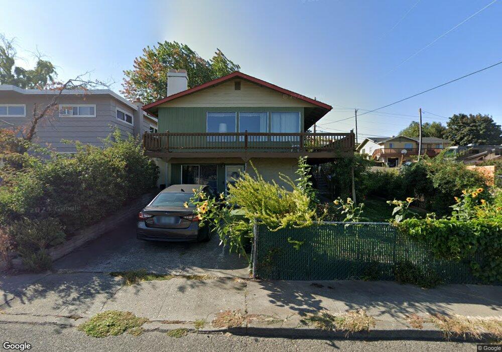 2202 E 13th St, the Dalles, OR 97058 - photo 1