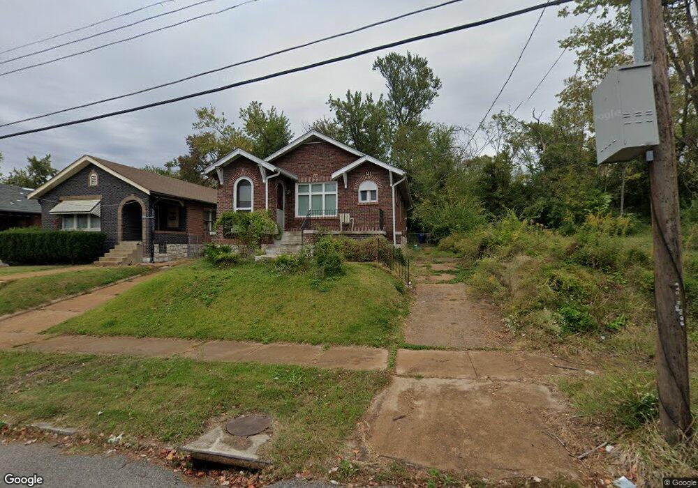 4032 Cora Ave, Saint Louis, MO 63115 - photo 1