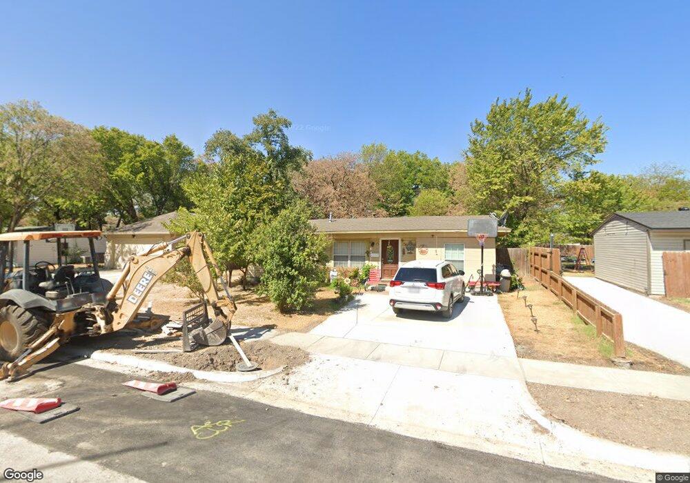 930 Highland Dr, Grand Prairie, TX 75051 - photo 1