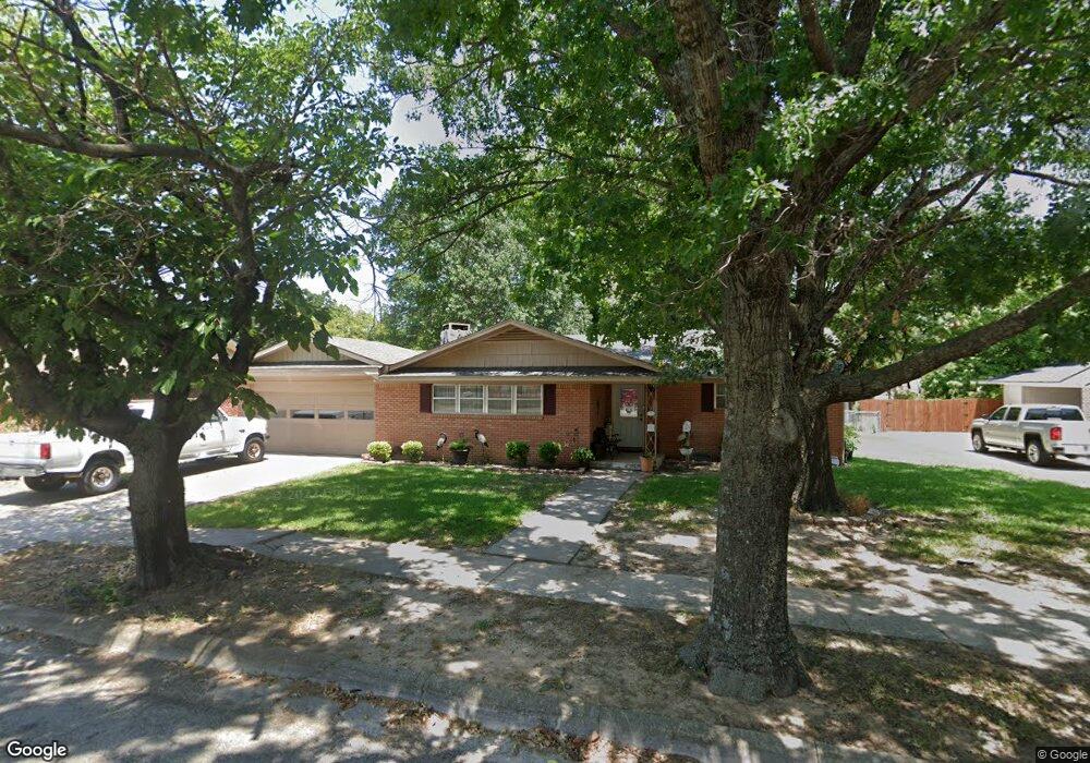 404 Melody Ln, Gainesville, TX 76240 - photo 1