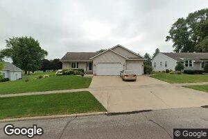 424 3rd St SW, Wells, MN 56097