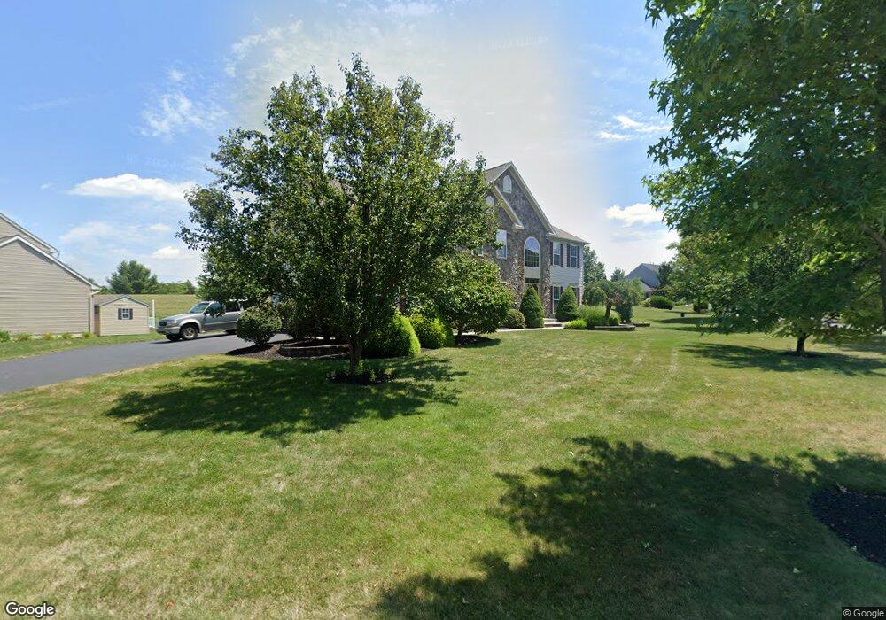 5489 Falcon Ct, Bethlehem, PA 18017 - photo 1