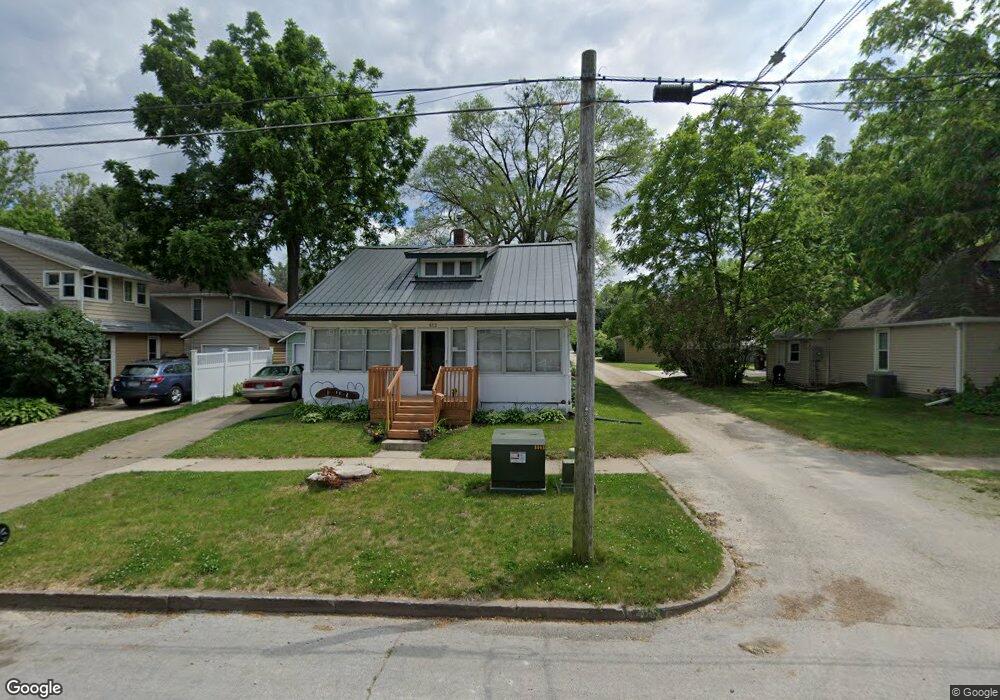 812 W 3rd St, Cedar Falls, IA 50613 - photo 1