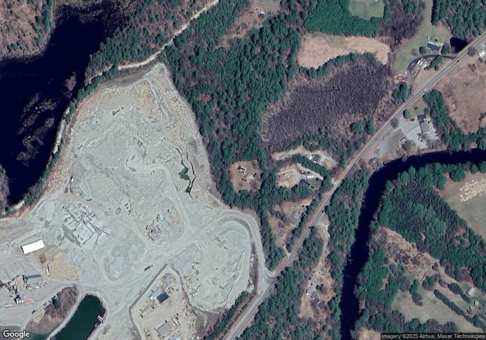 1095 W Swanzey Rd, Swanzey, NH 03446 - photo 1