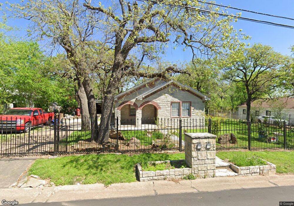 512 N Elm St, Weatherford, TX 76086 - photo 1