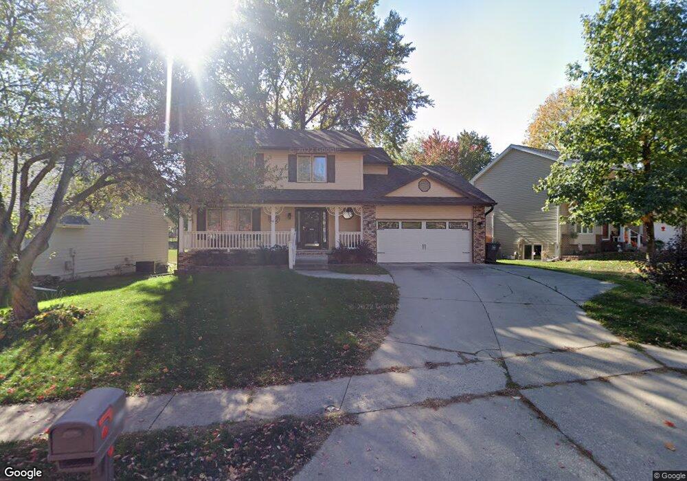 4906 Crestmoor Dr, Des Moines, IA 50310 - photo 1