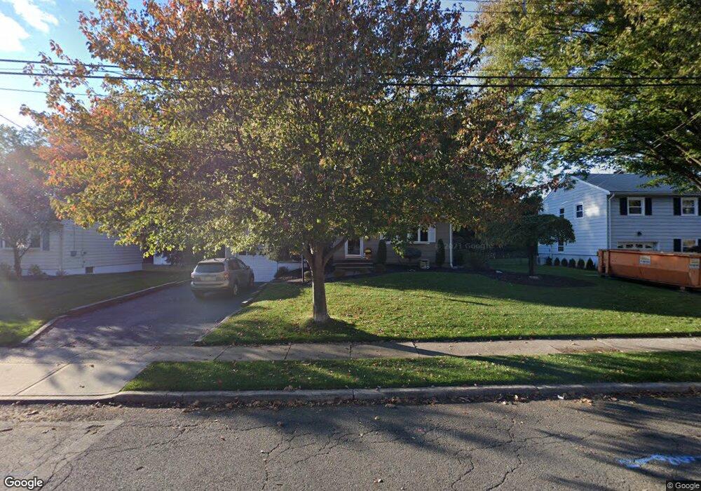 557 Clinton Rd, Paramus, NJ 07652 - photo 1