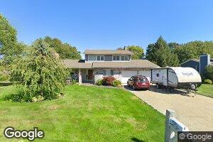 17 Betsy Dr, Bristol, RI 02809