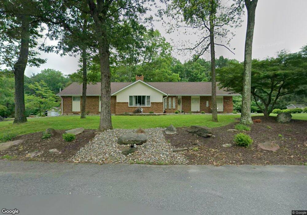 2819 Dogwood Ln, Bath, PA 18014 - photo 1