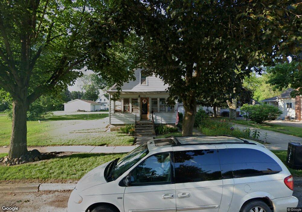 210 Sycamore St E, Three Oaks, MI 49128 - photo 1