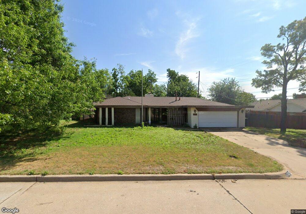 6304 N Sterling Dr, Oklahoma City, OK 73122 - photo 1