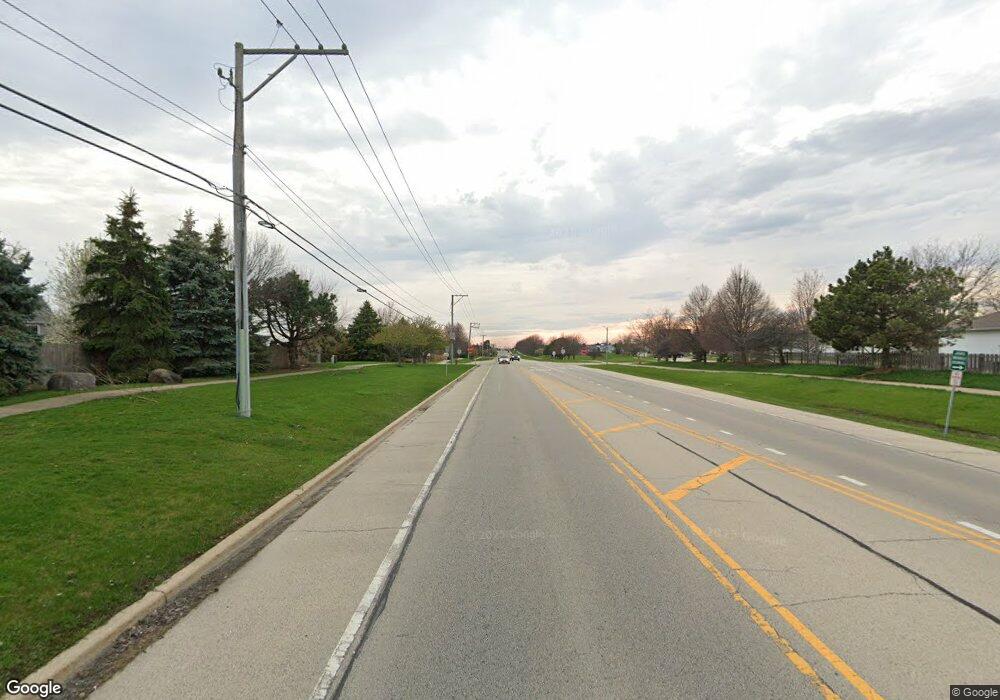 1361 Oak St, North Aurora, IL 60542 - photo 1