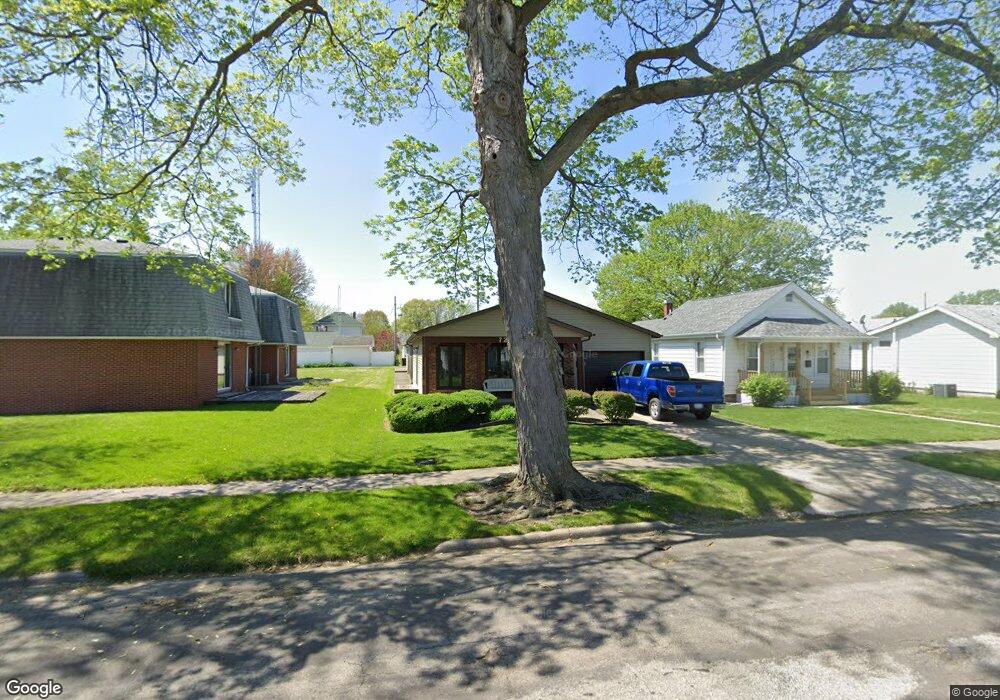 721 Clinton St, Lincoln, IL 62656 - photo 1