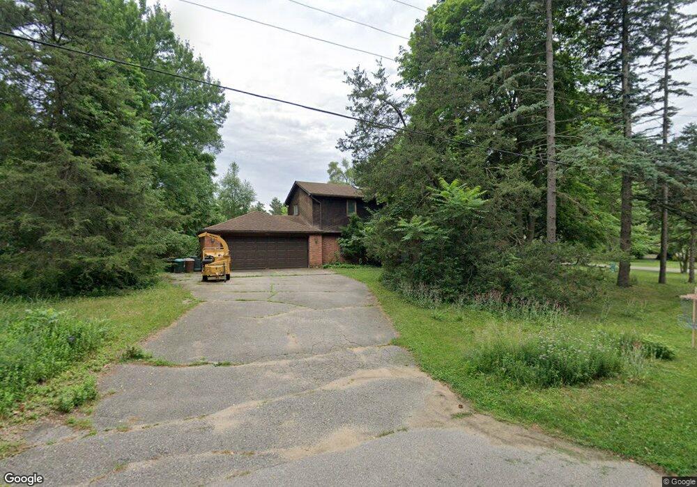 7303 Buckthorn Dr, West Bloomfield, MI 48324 - photo 1