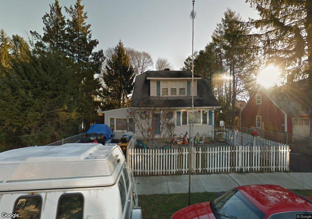 39 Elm Tree Place, Stamford, CT 06906 - photo 1