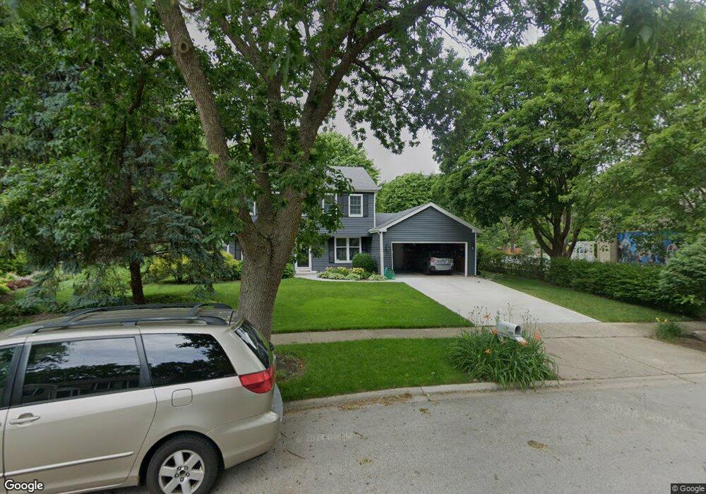 2069 Garth Ct, Naperville, IL 60565 - photo 1