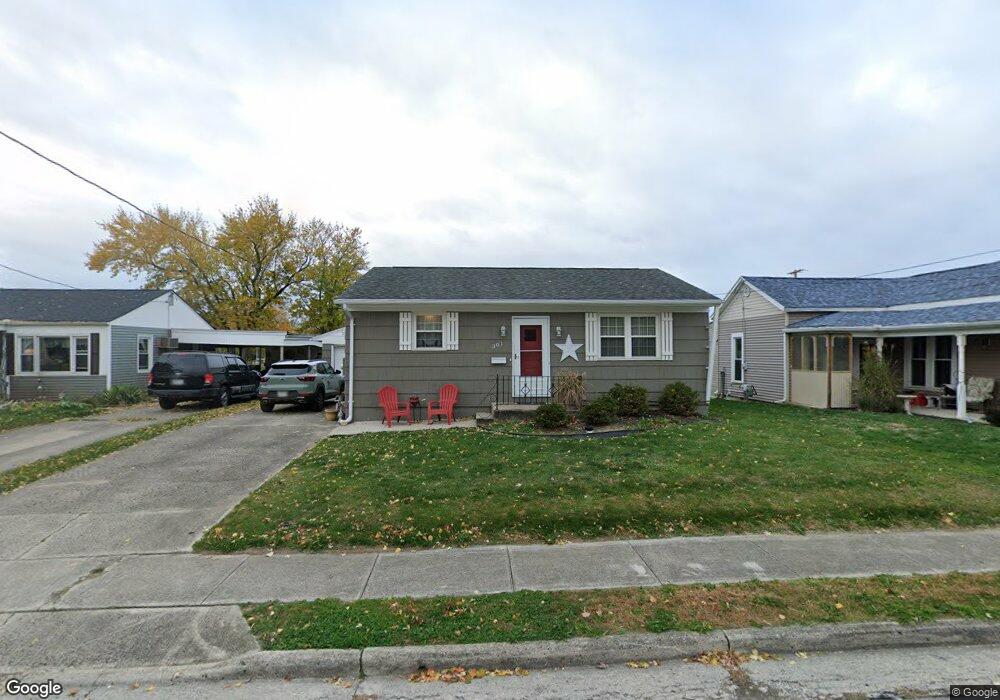 301 Jackson St, Wapakoneta, OH 45895 - photo 1